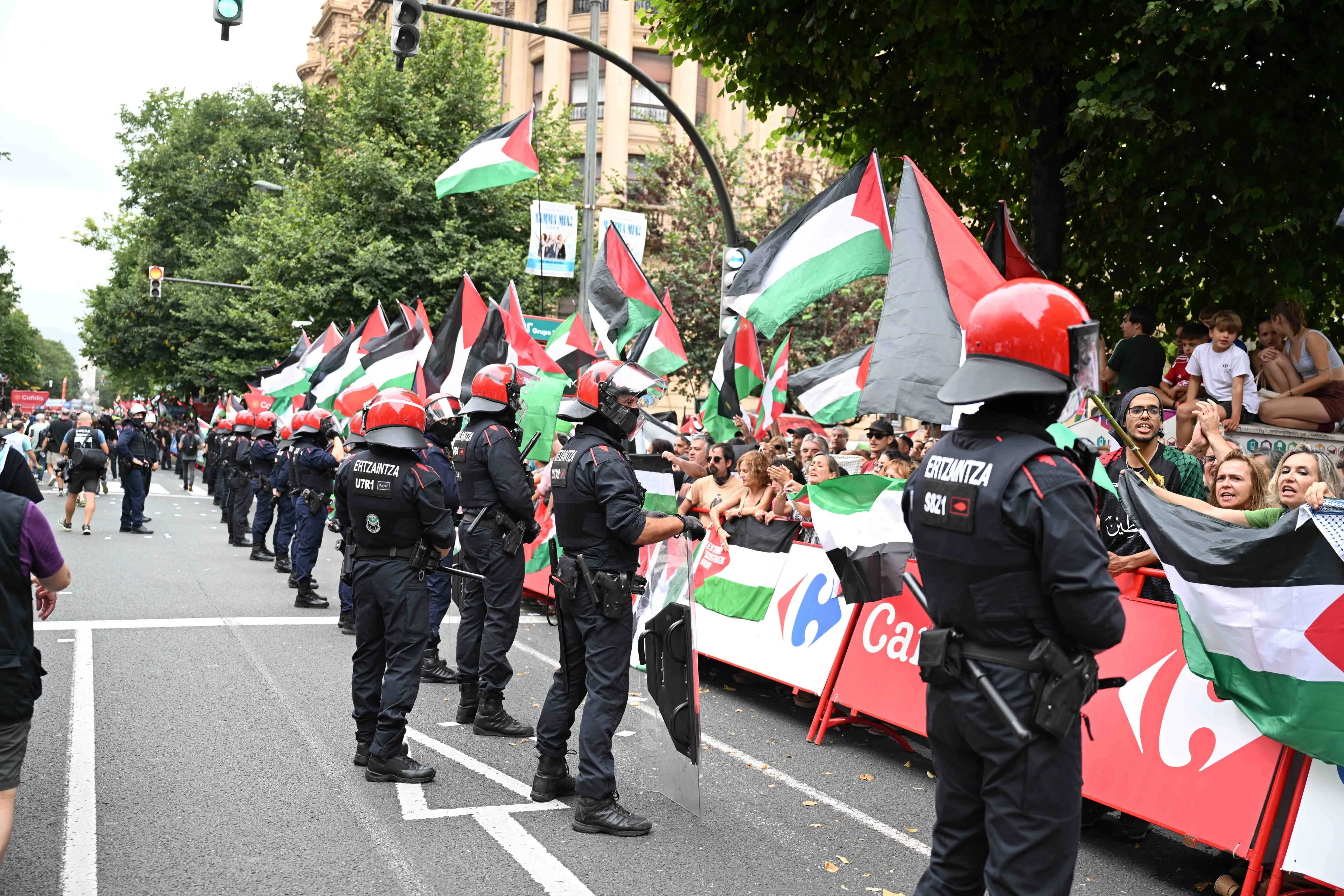 Volta a Espanha em alerta! Rumores sugerem que a etapa final em Madrid poderá vir a ser cancelada devido a protestos!