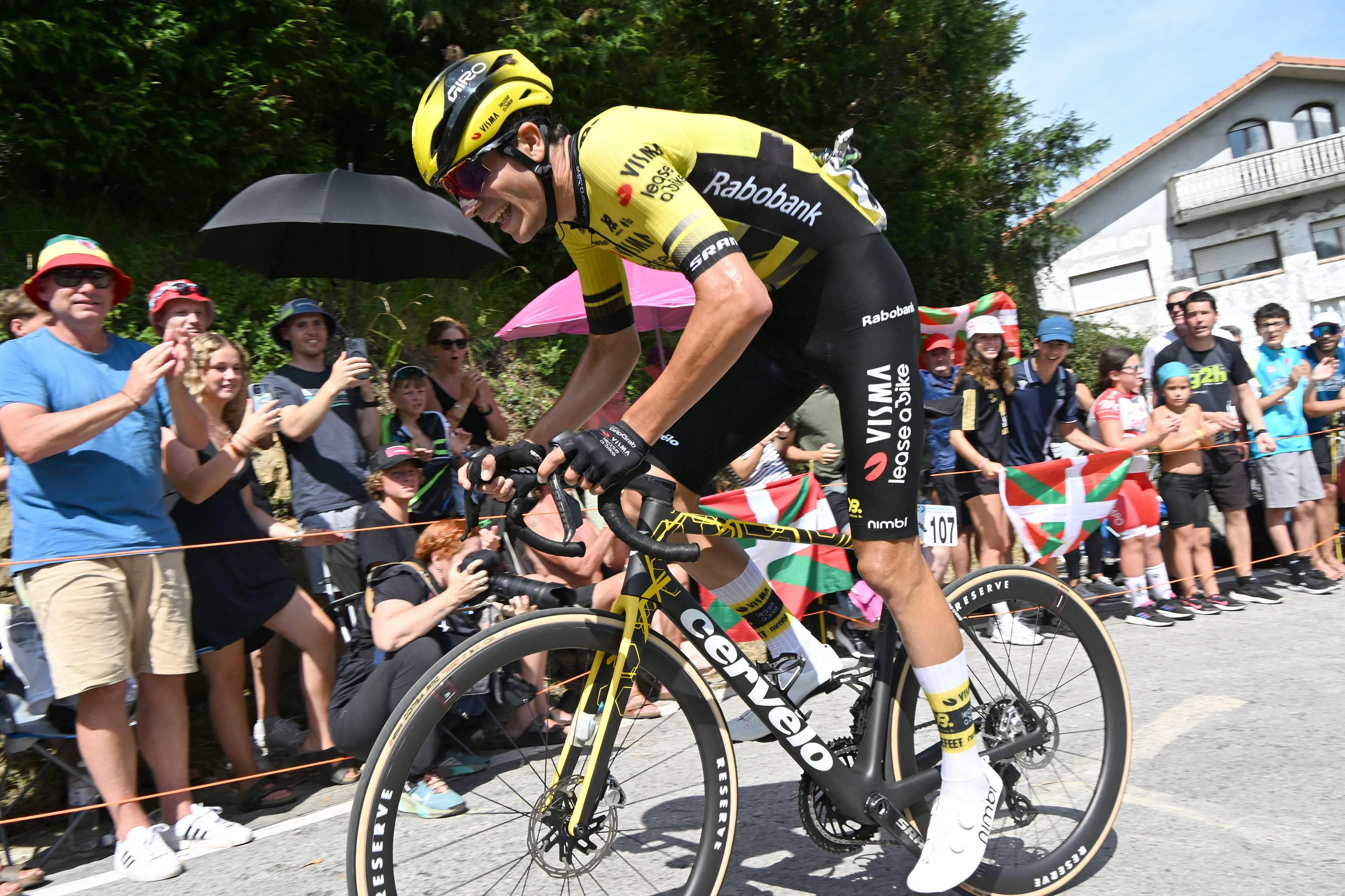 Mercado: Cian Uijtdebroeks rescinde com a Visma e assina pela Movistar até 2029