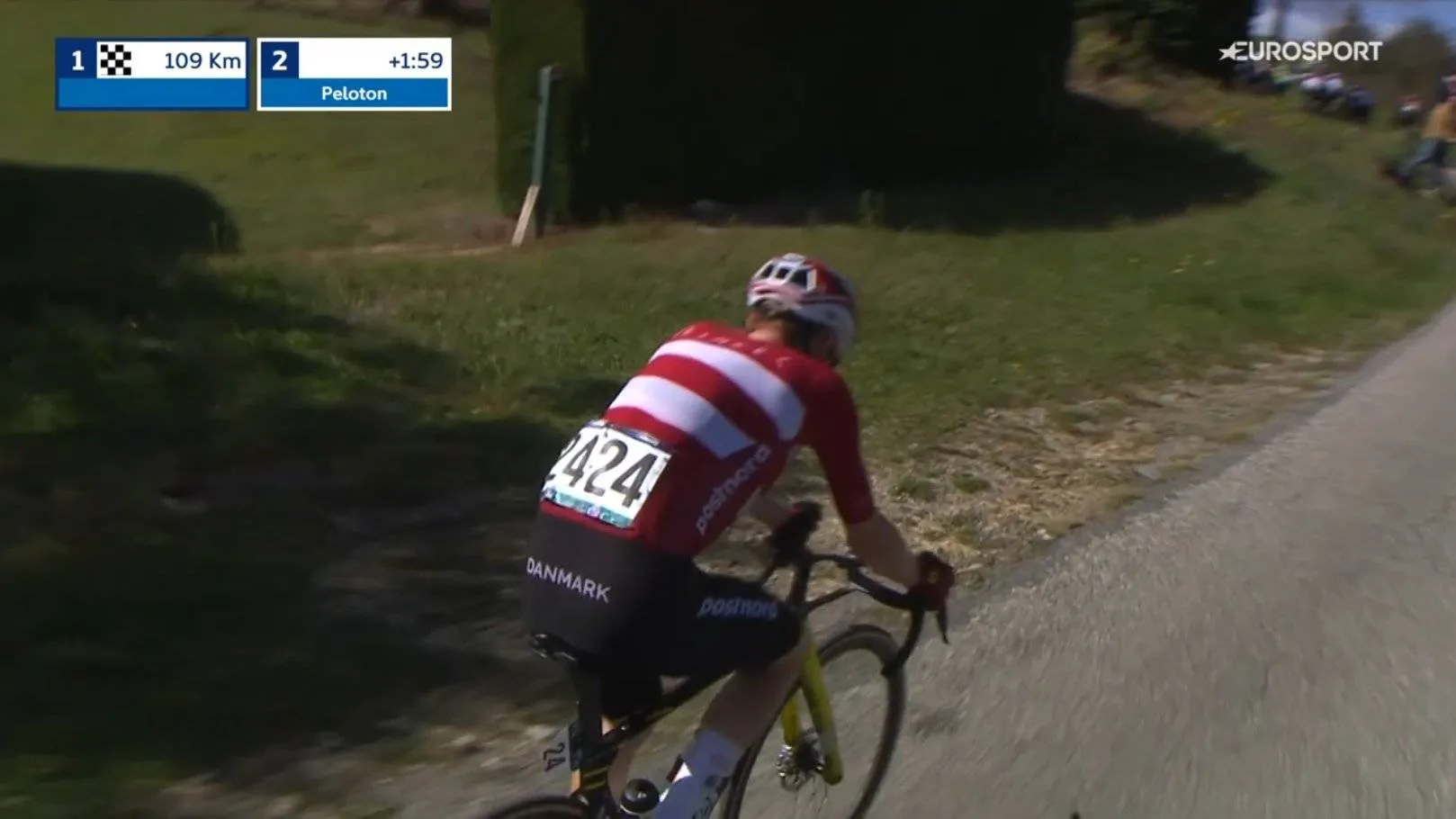 “I almost fell out of the car when I saw Jonas drifting back" - Vingegaard's difficulties at European Championships still surprise Danish coach