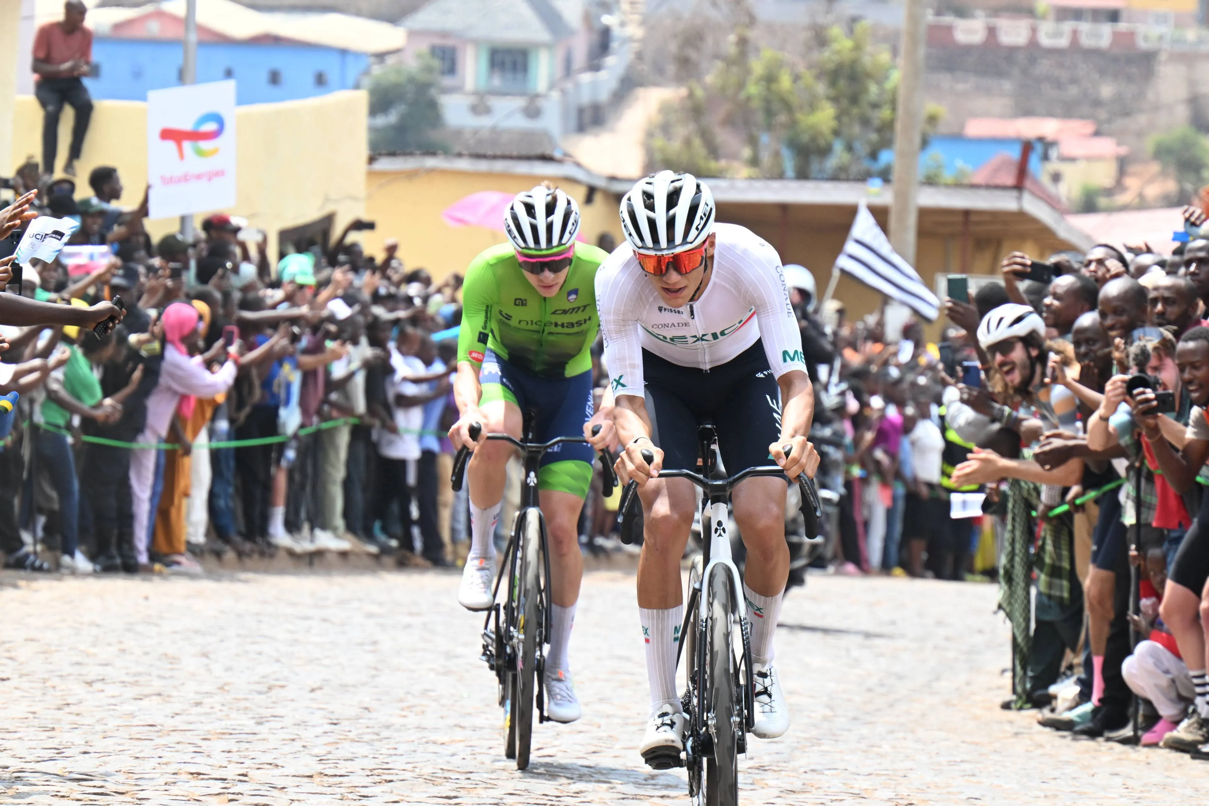 Isaac del Toro lidera a UAE para Giro dell'Emilia com Jay Vine, Yates, Ivo, Majka, Covi...