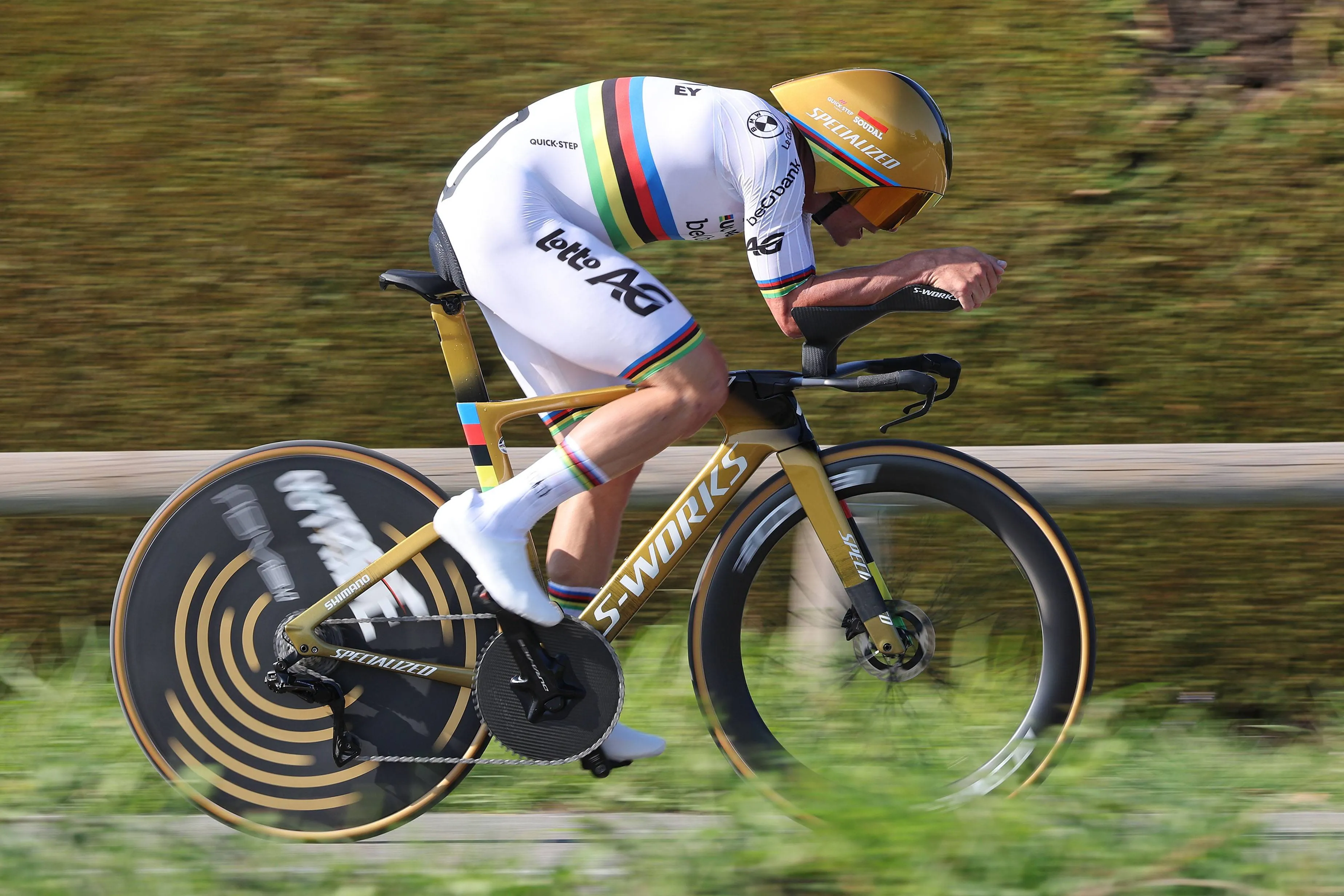 Porque razão Remco Evenepoel foi ao túnel de vento da Specialized duas vezes no mesmo ano