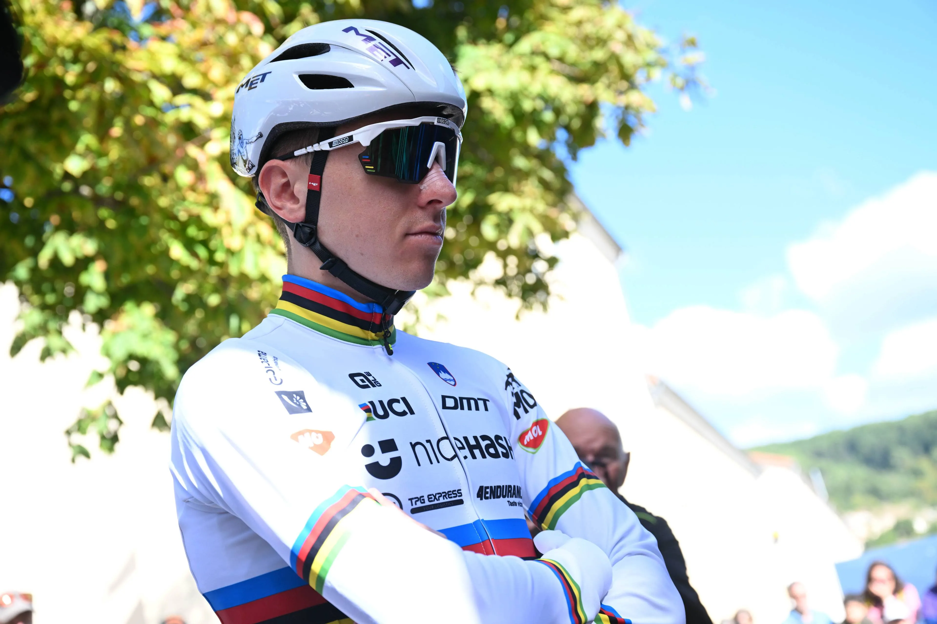 Pogacar beaten! All-conquering world champion handed rare defeat by 40-year-old British amateur in charity event: “I tried to catch everyone, but I couldn’t”