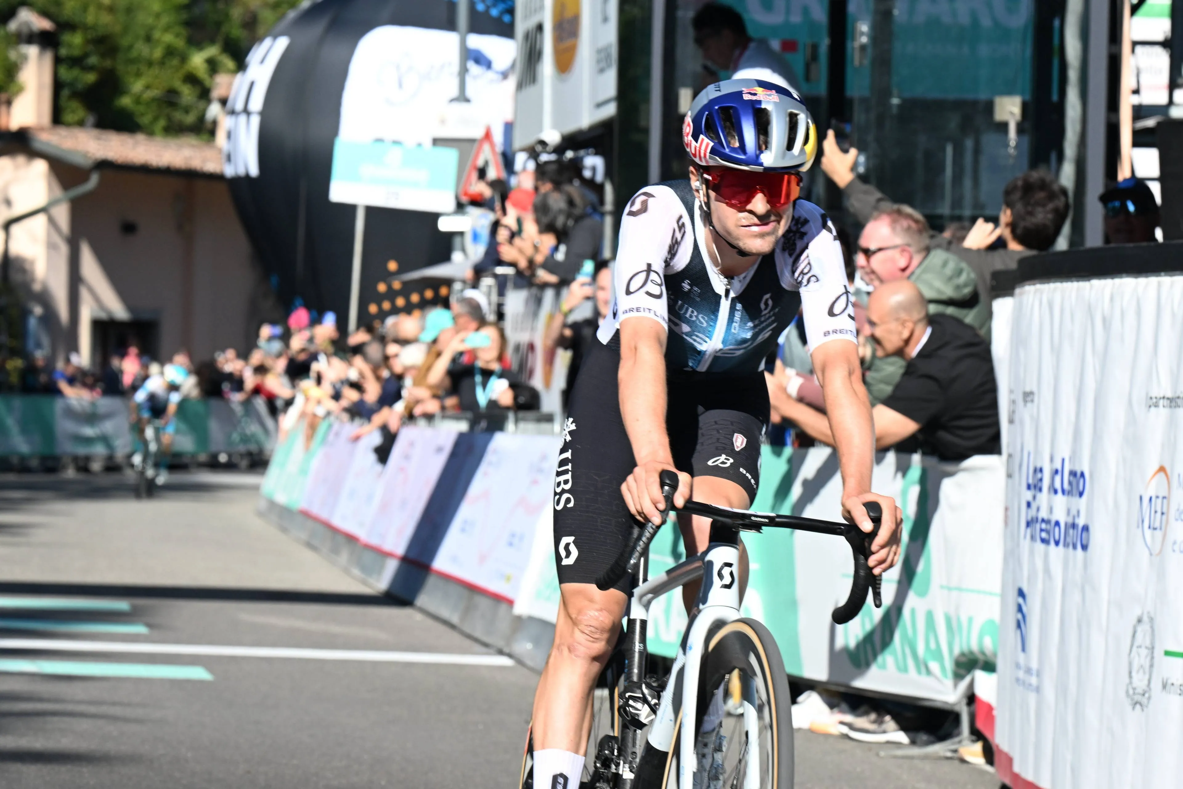 “I’m not thinking about cyclocross” - Tom Pidcock ready for rest after  gravel world championships