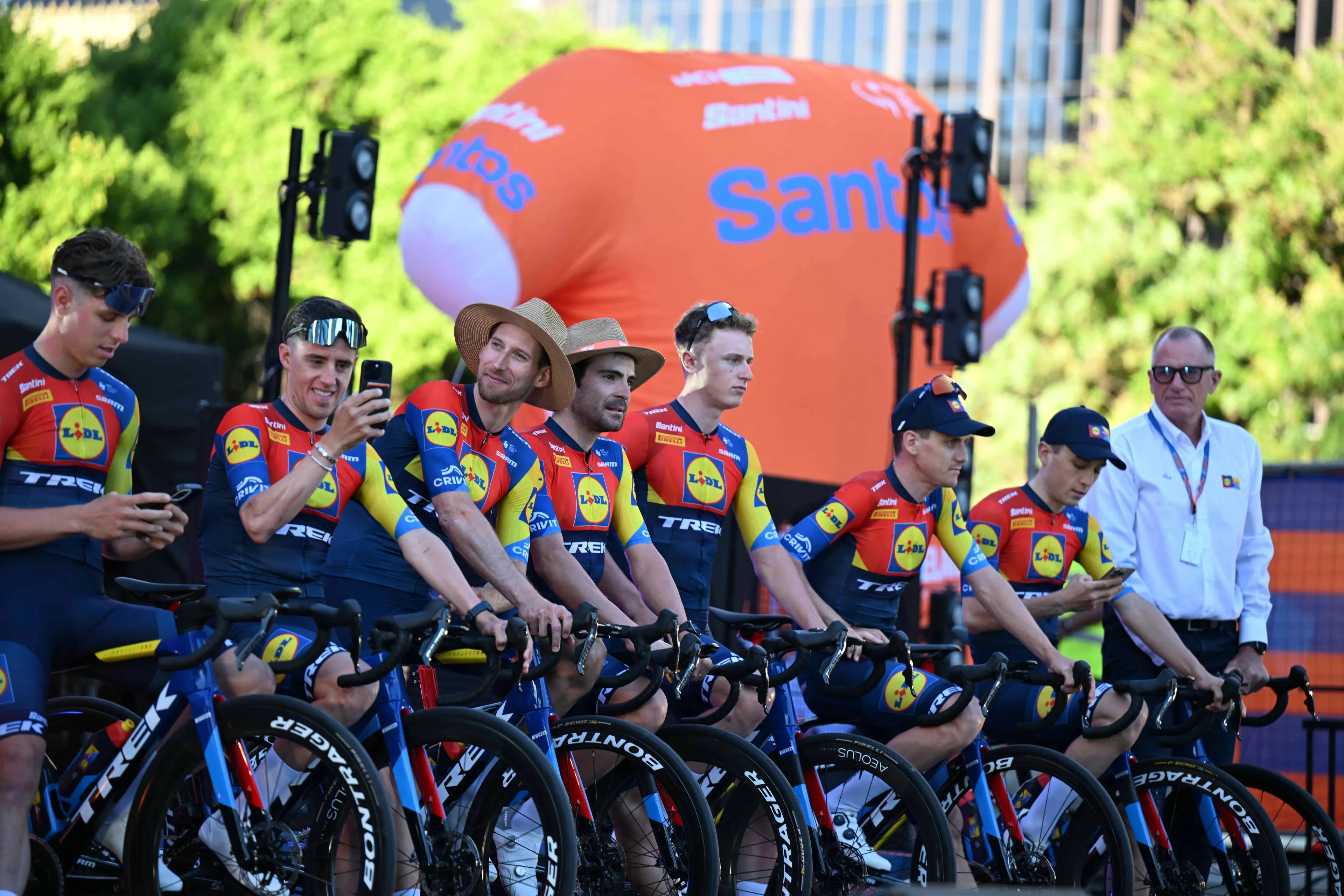 "Gosto de ir na frente a fazer o pelotão sofrer" Ciclista da Lidl-Trek sobre o seu crescimento e um olhar sobre os jovens que saltam de juniores para o World Tour