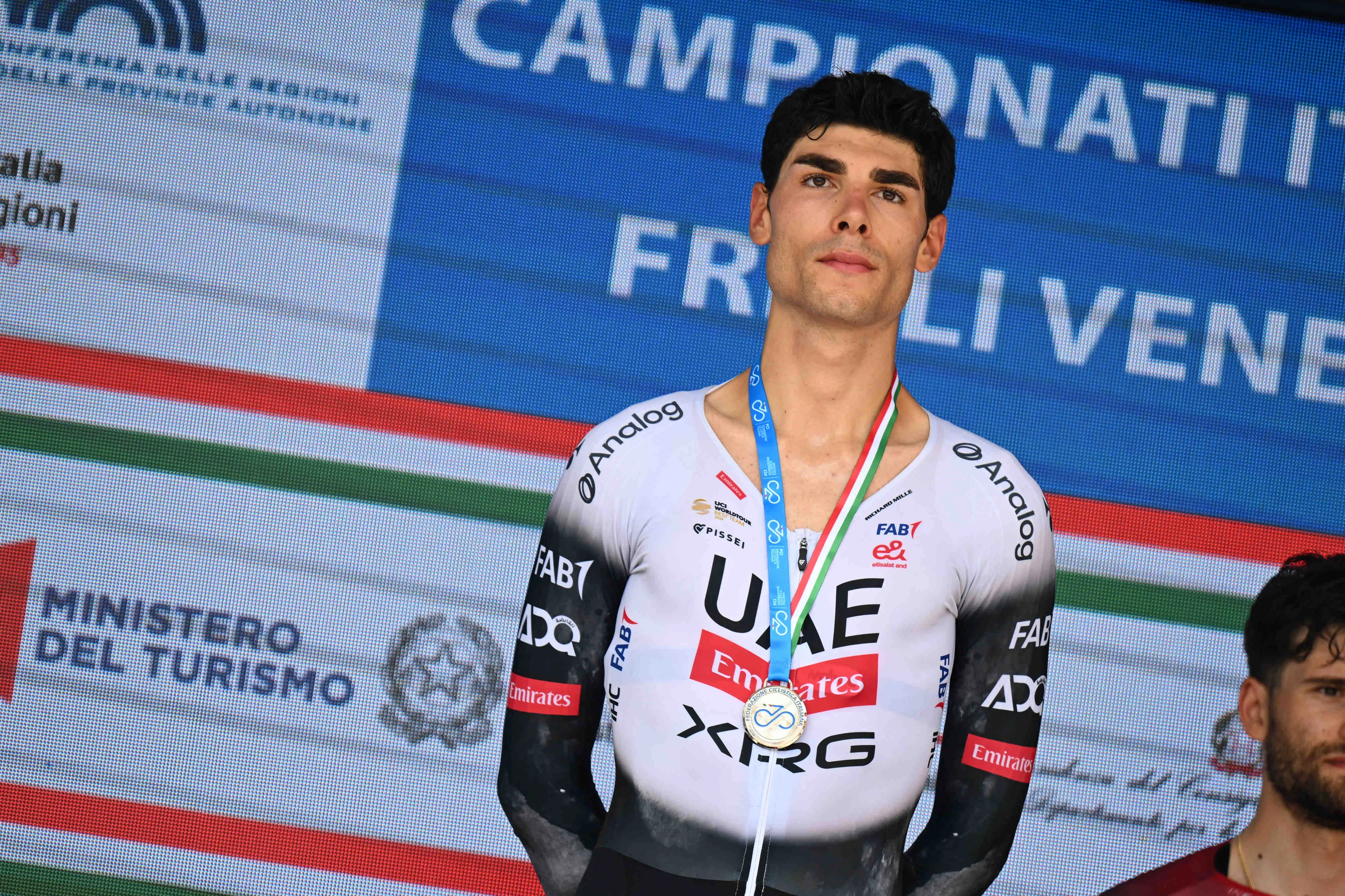 "Ainda não tenho coragem para olhar para as fotografias" - Ciclista da UAE recebe apoio psicológico para superar queda quase fatal na Polónia