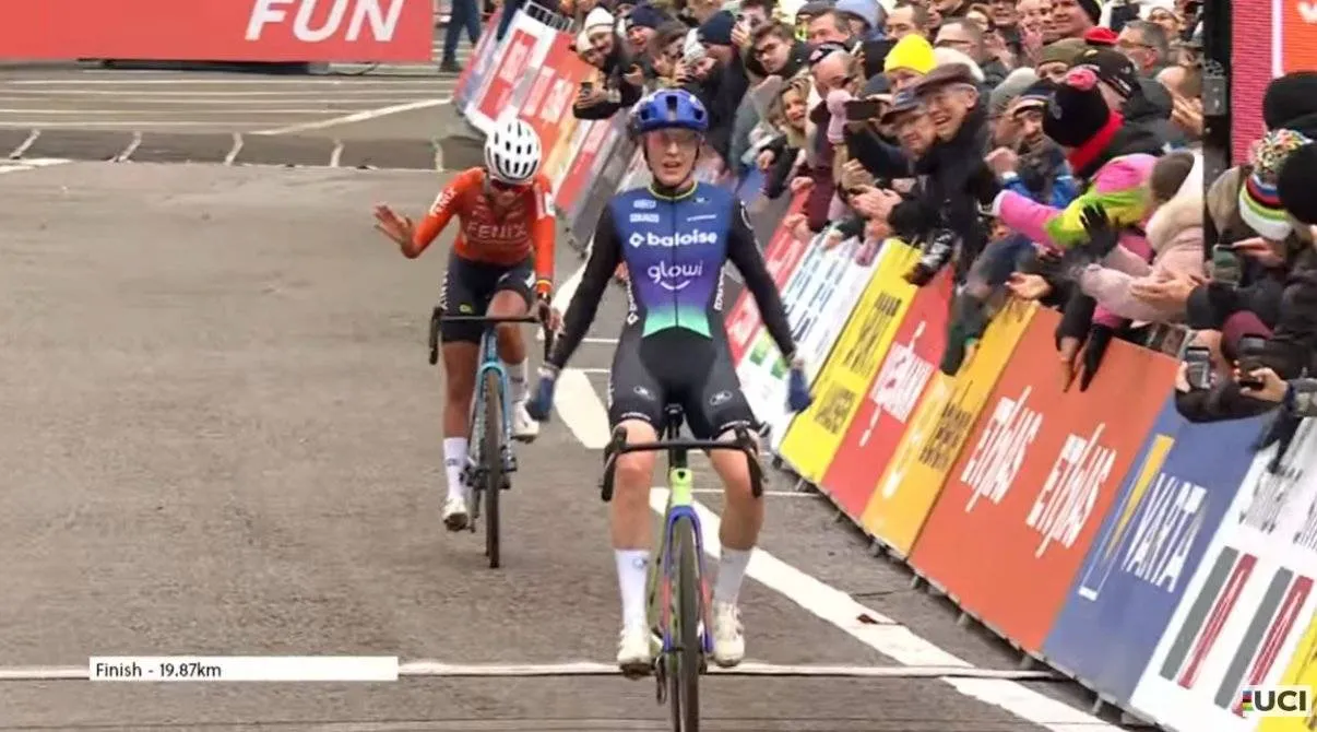 Resultados: Lucinda Brand vence a prova feminina à frente de Alvarado e assume a liderança da Taça do Mundo em Antuérpia