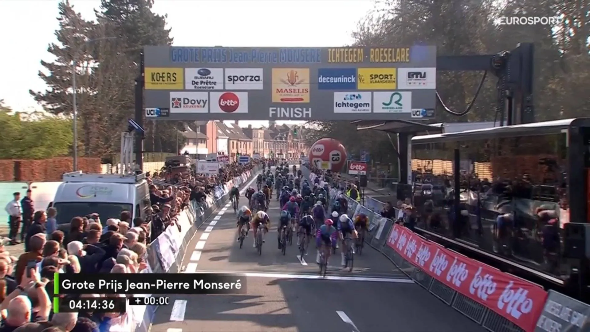Dylan Groenewegen sprints to victory at the 2026 GP Jean-Pierre Monseré