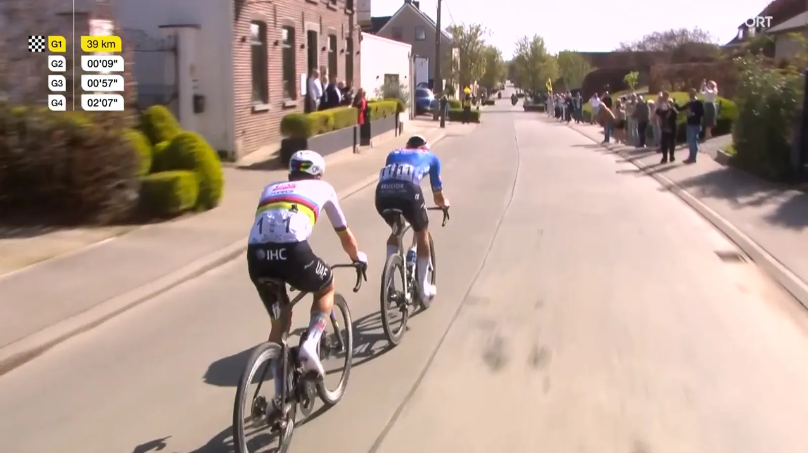 "To me Vingegaard is much more of a cyclist" - Dutch pundit blasts Mathieu van der Poel's passive tactics against Tadej Pogacar