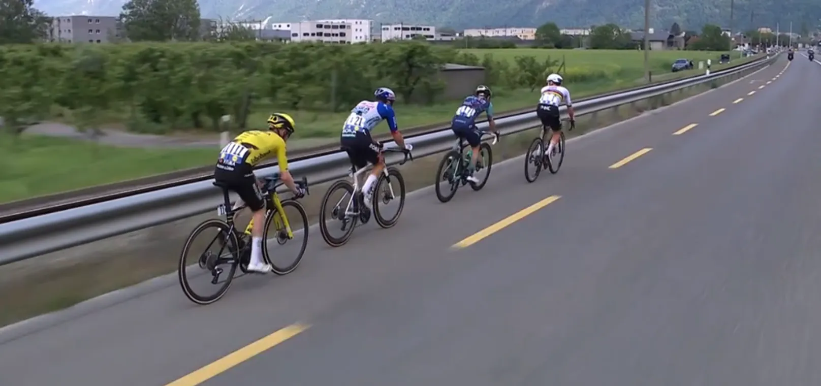 DISCUSSION | Tour de Romandie stage 1 - Was Lipowitz hindered by Roglic? Did the wind change Pogacar’s plans?