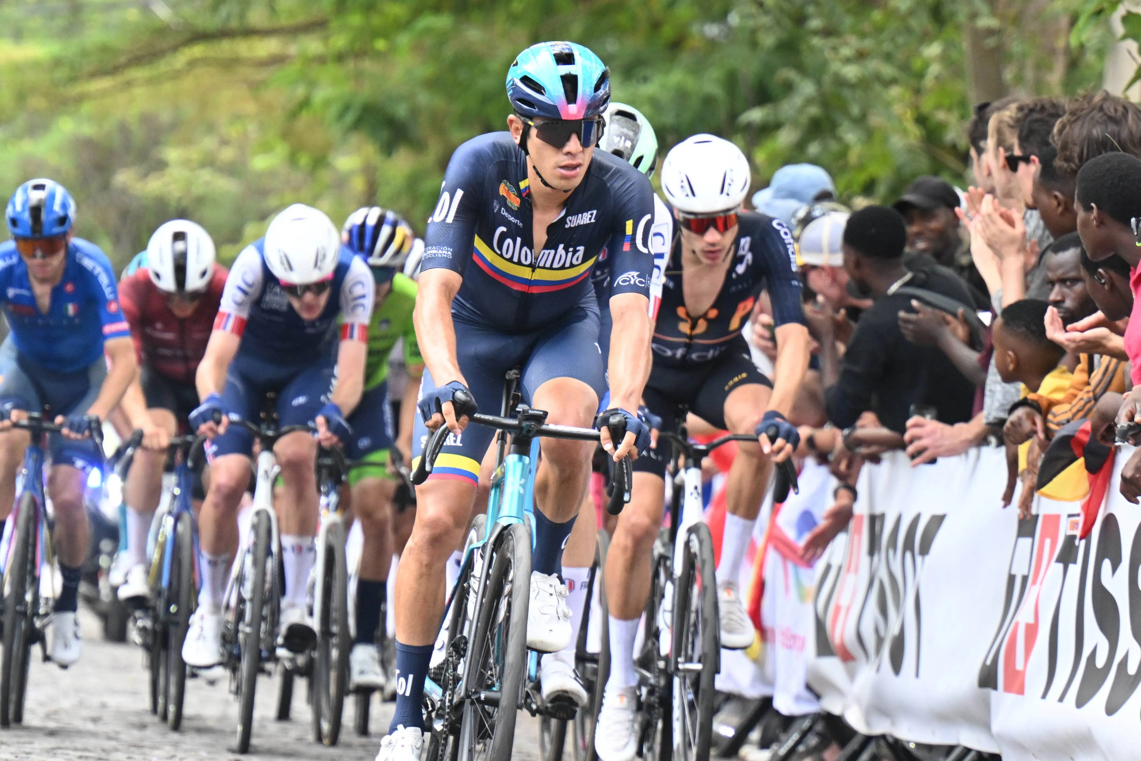 INEOS Grenadiers strike in the transfer market! Colombian climber set to follow in the footsteps of Bernal, Henao, Martinez and more, signing three-year deal