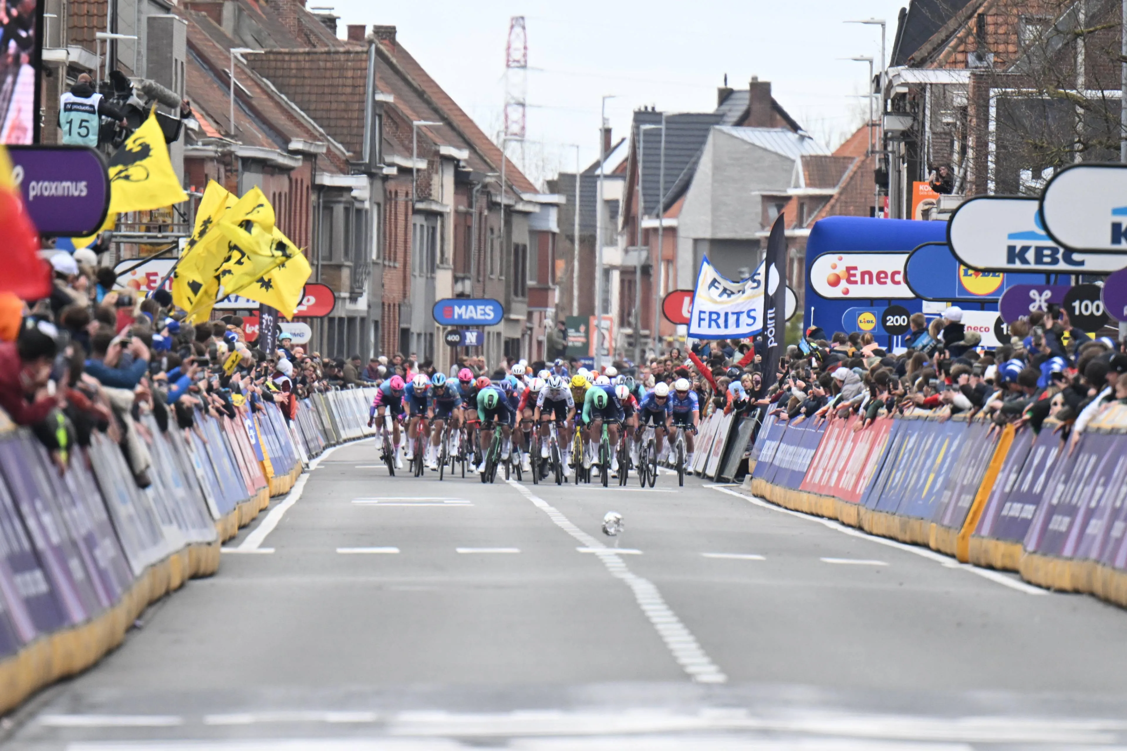 Um cicloturista morre e dois hospitalizados na prova amadora da Volta à Flandres 2026
