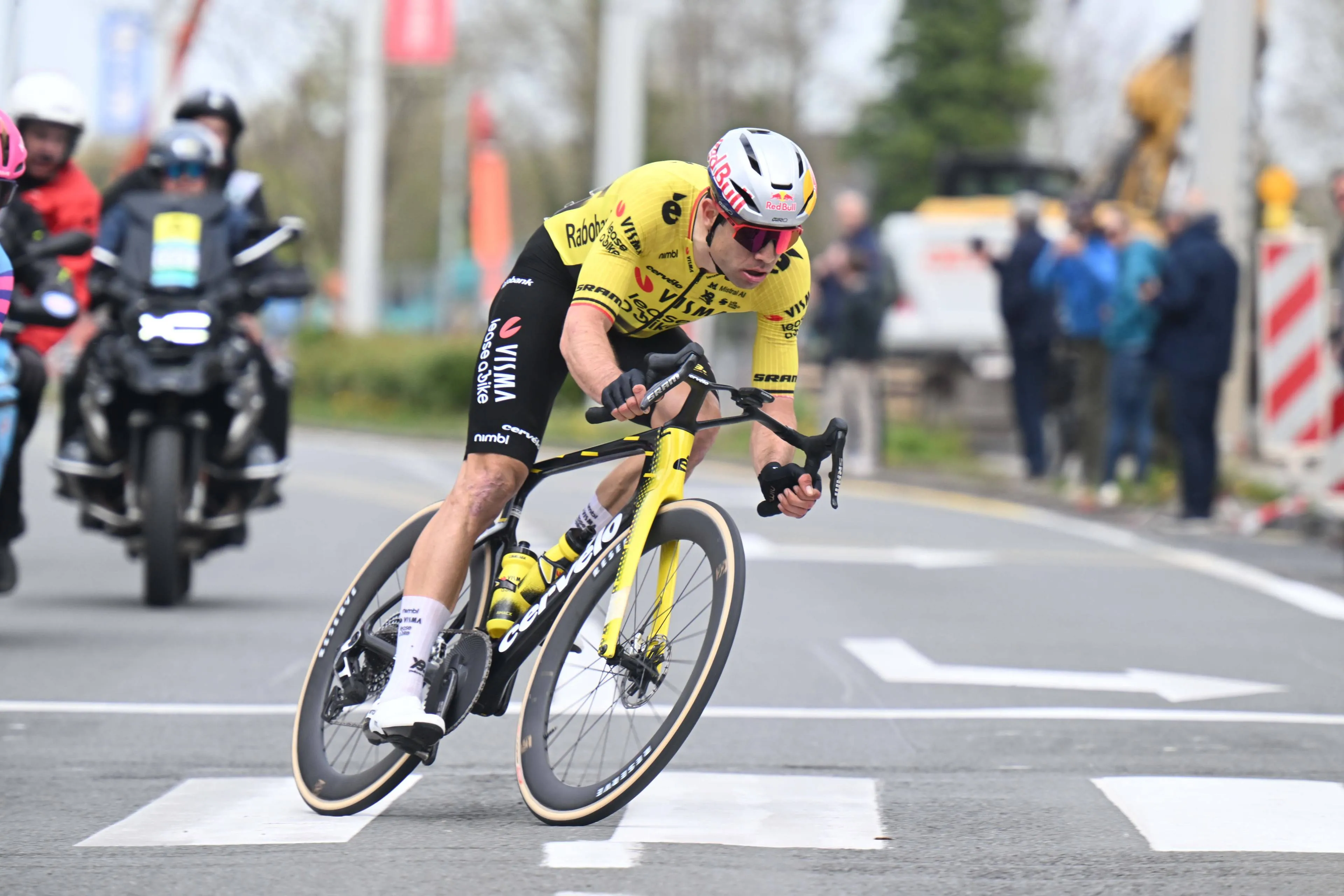 Wout van Aert at Dwars door Vlaanderen 2026