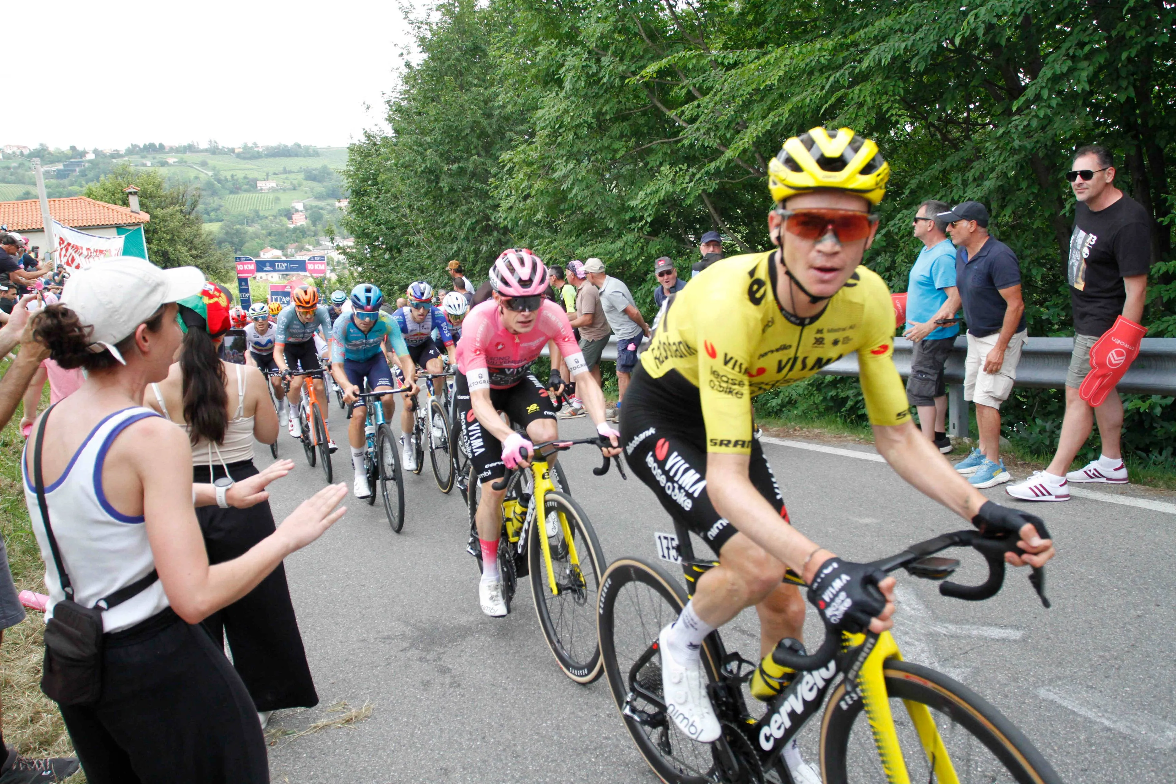 “He was supposed to be Jonas Vingegaard’s last man” - Sepp Kuss’ Giro queen stage triumph leaves Thijs Zonneveld pointing to new Visma reality