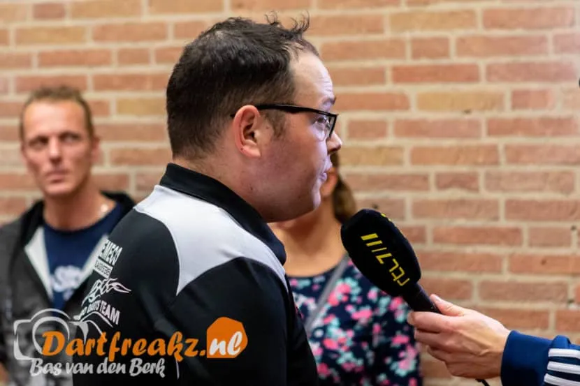 24 10 2018 Bas van den Berk Opening jeugd dartschool Toon Greebe 8969 31641
