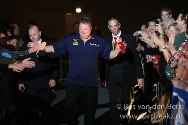 DutchDartsMasters13colin lloyd
