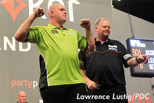 VIDEO van de epische ontmoeting tussen Van Barneveld en Van Gerwen