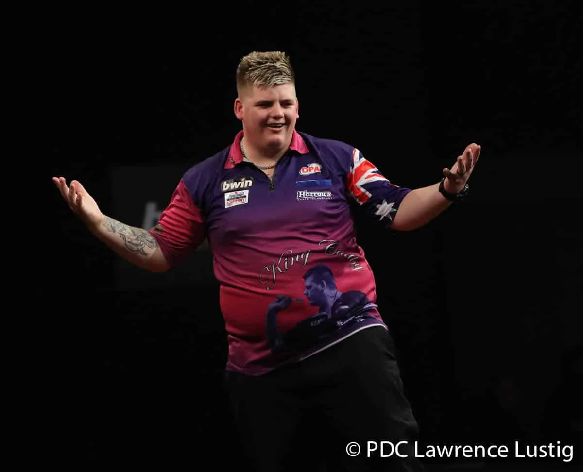 Corey 'The King' Cadby na zijn duel met Rob Cross door politie meegenomen