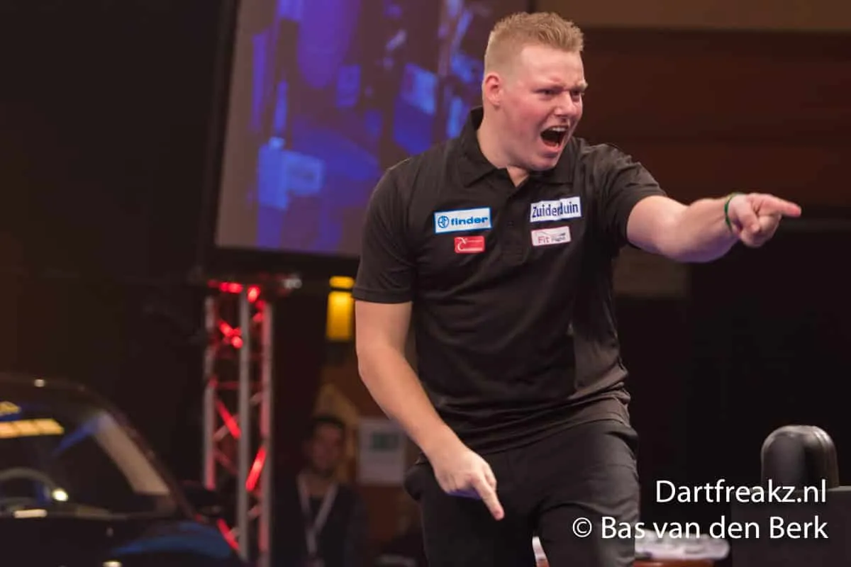 Jeffrey Sparidaans 9 12 2016 Bas van den Berk Finder Darts Masters 2016 0 15023
