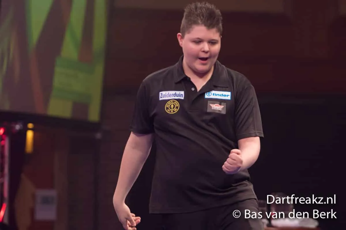 Justin van Tergouw 10 12 2016 Bas van den Berk Finder Darts Masters 2016 0 15165