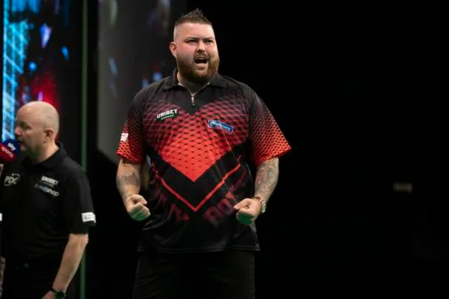 Players Championship 13: Michael Smith wint in finale van Anderson, laatste Nederlanders stranden bij laatste 16