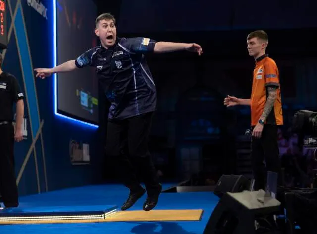 26-jarige Schotse dartsensatie, Big Willie, verovert eerste zege in Serie 6 van Modus Super Series