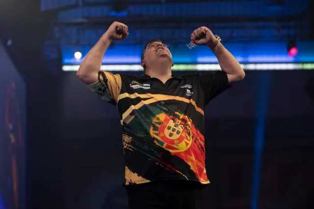 Hungarian Darts Trophy: Major schrijft geschiedenis en bewijst Van Veen goede dienst