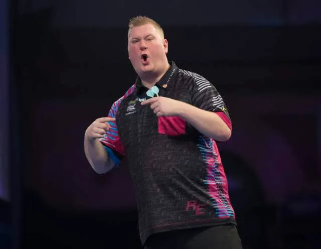 Evans gooit zestigste, snelste en mogelijk laatste negendarter in Barnsley