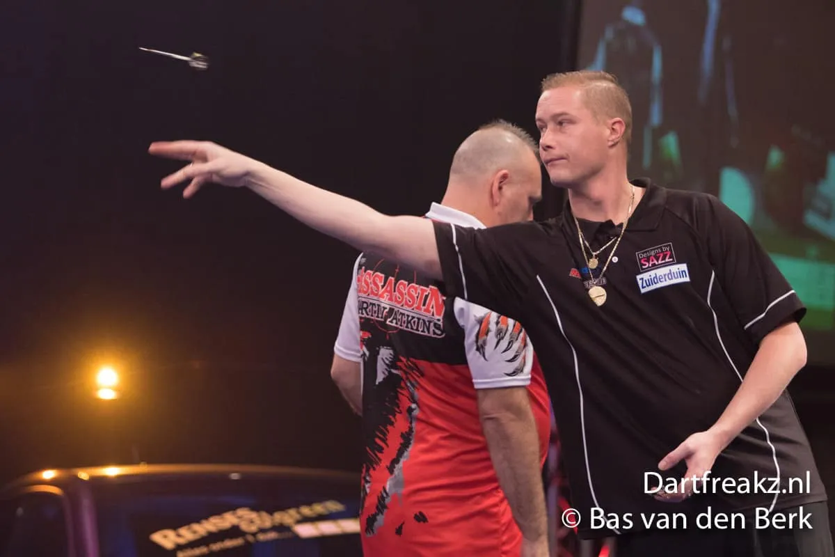 Wesley Harms 10 12 2016 Bas van den Berk Finder Darts Masters 2016 0 15227