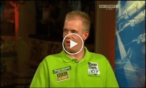 Van Gerwen in een deuk vanwege verspreking John McDonald