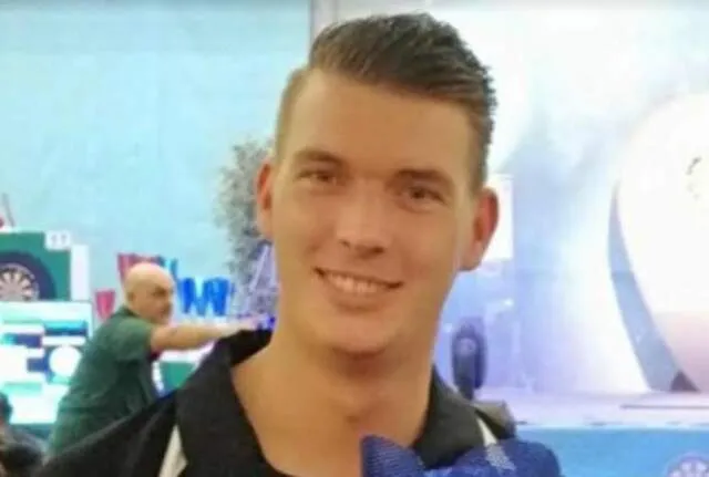Erik van Manen met Halliwell runners-up tijdens het Cyprus International Darts Open