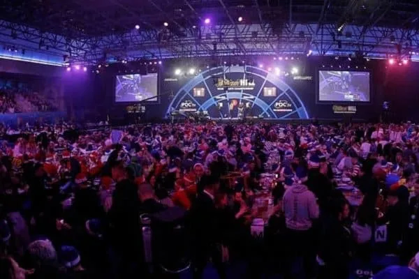 Kijk vanavond vanaf 17:15 uur naar de loting voor het PDC WK 2025 via deze livestream