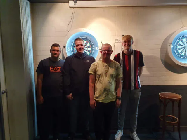 Van Veen en Van Nieuwenhoven pakken titels Gelderland Darts Championship 2023