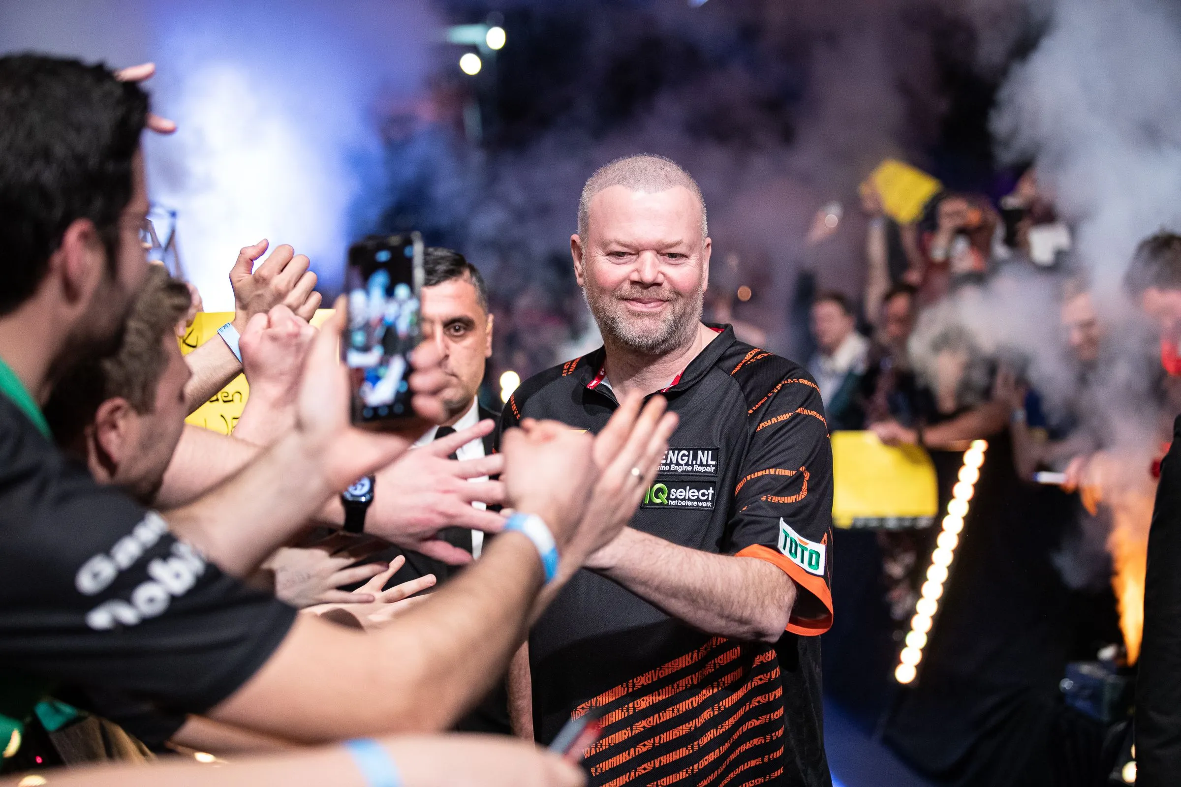Programma van zondag European Darts Grand Prix met Van Barneveld en Van Veen