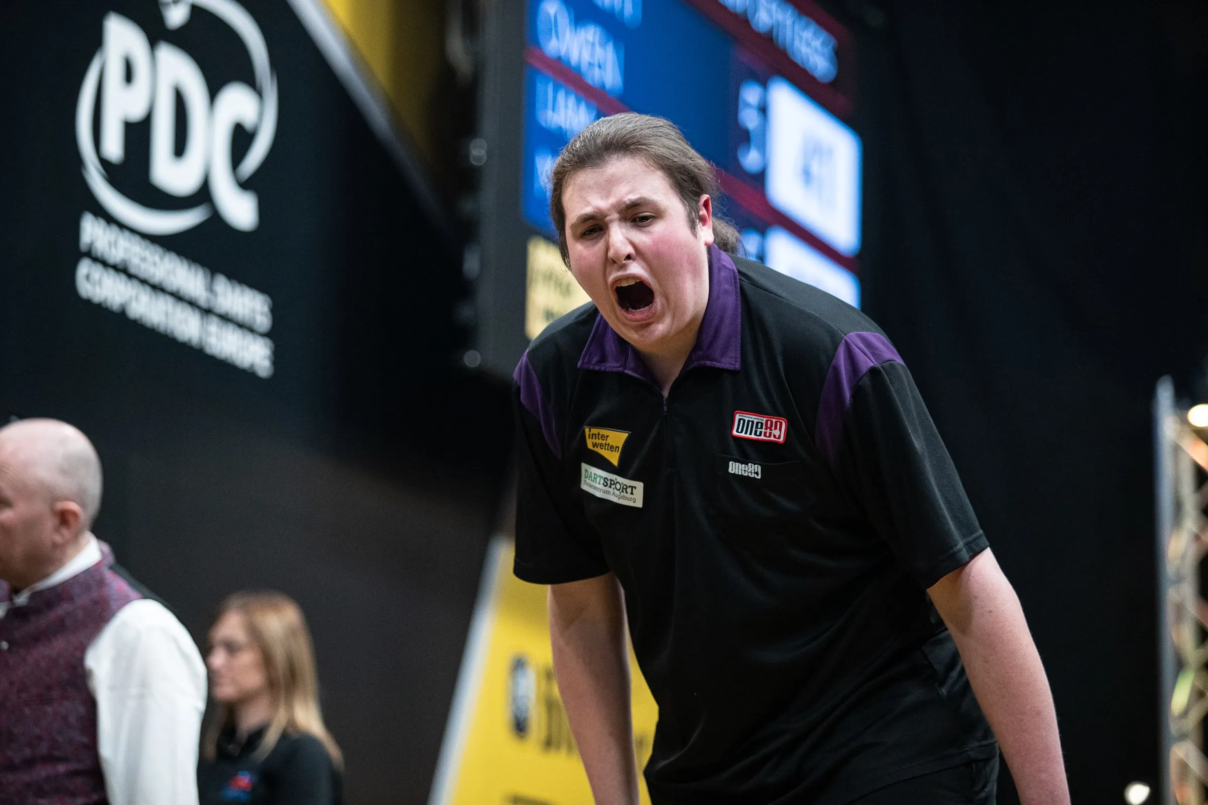 Host Nation gekwalificeerde Duitsers Maendl-Lawrance en Kurz naar de Interwetten European Darts Grand Prix