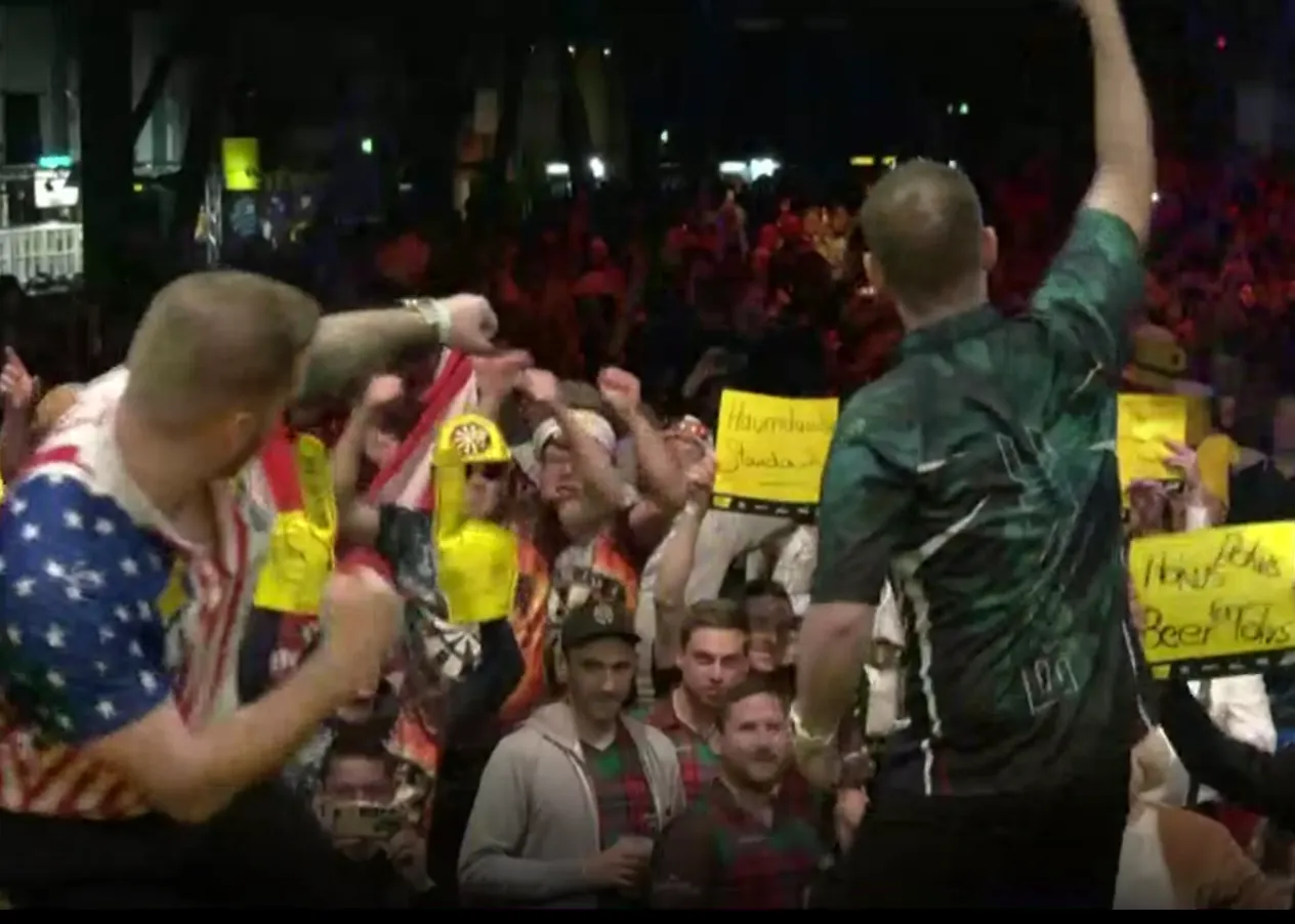 VIDEO: Berry van Peer en Jules van Dongen zetten Duitsland op zijn kop met walk-on