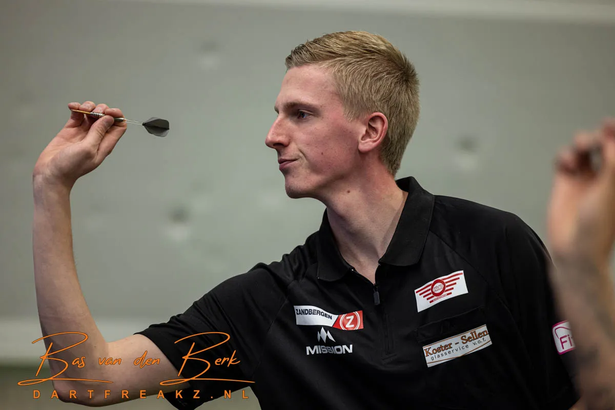 Wessel Nijman komt op gelijke hoogte met Michael van Gerwen
