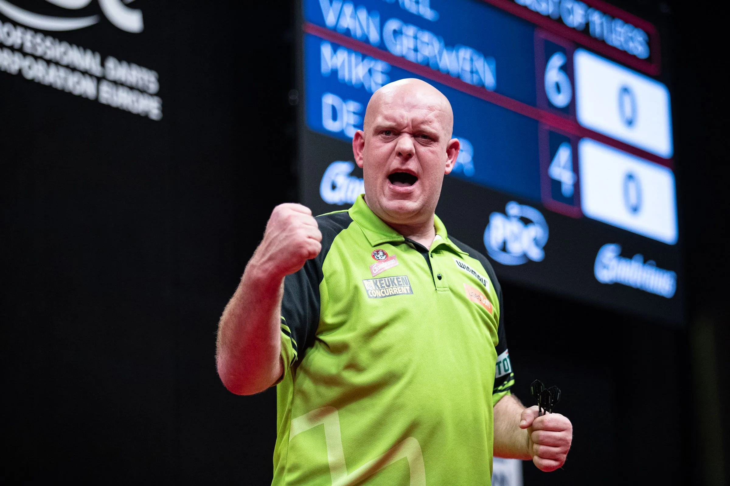 Van Gerwen, Noppert en Van den Bergh door naar de zondag van het Czech Darts Open