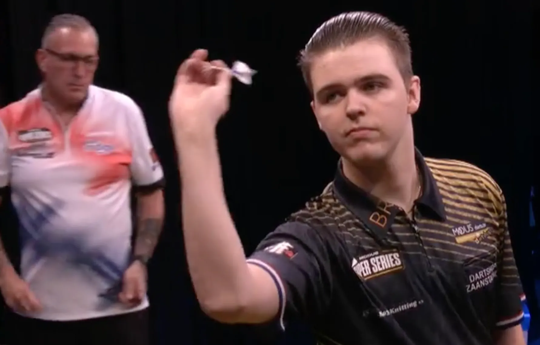 Hagenaar Bradly Roes runner-up tijdens Winmau Development Tour 16, Littler oppermachtig