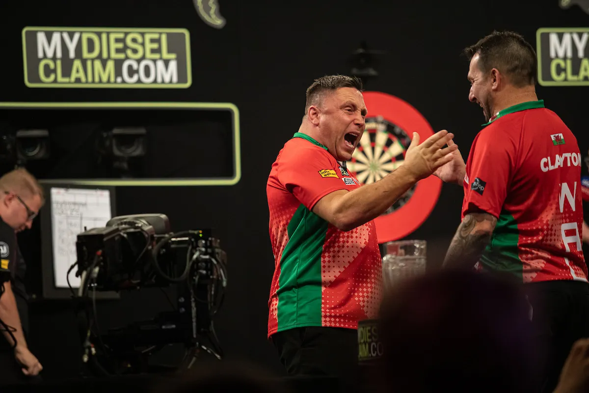Wales wint overtuigend de World Cup nadat Belgie in de halve finale in de beslissende leg onderuit ging