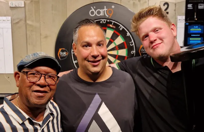 Wattimena deelt eerste tik uit tijdens de 1e kwalificatie van 41e Oranjebar Super Ranking