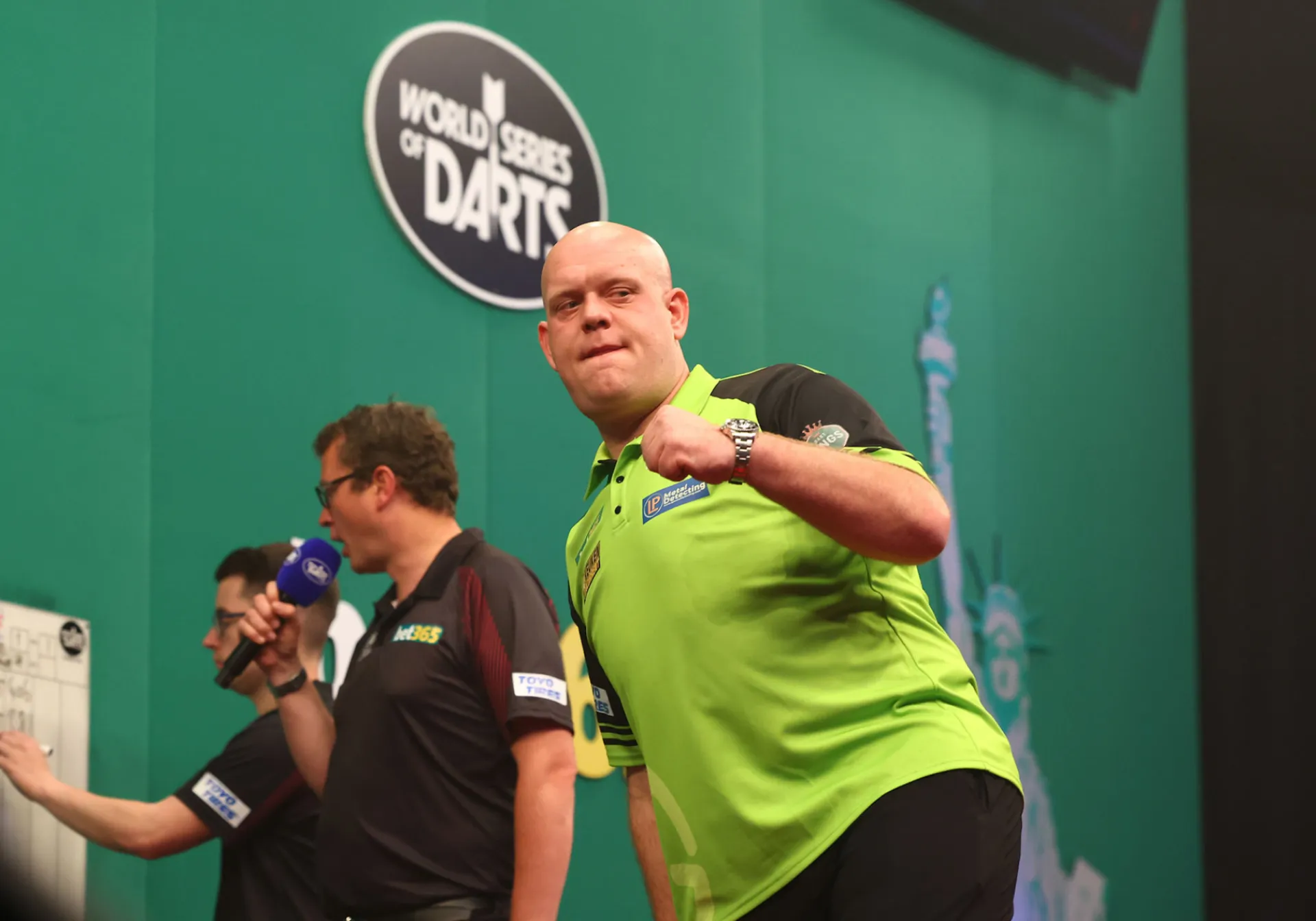 Michael van Gerwen wint met een whitewash de US Darts Masters in New York