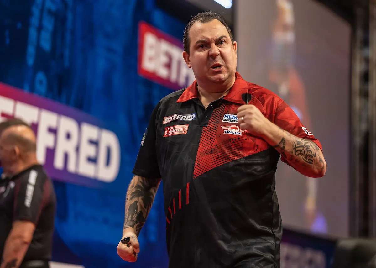 PDC Order of Merit: Kim Huybrechts verdrijft Raymond van Barneveld uit top 30