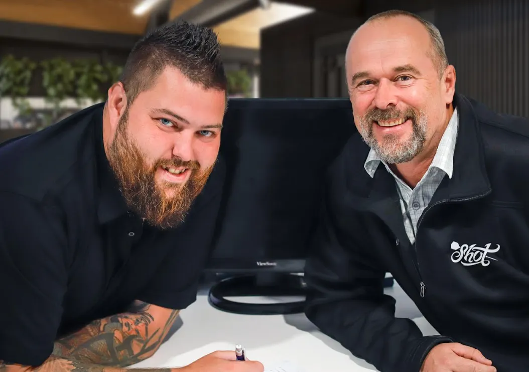 Shot Darts gooit de bull's-eye met het aantrekken van Bully Boy Michael Smith
