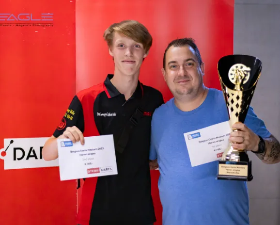 Kim Huybrechts en Cyrielle Staquet pakken titels Belgium Darts Masters 2023