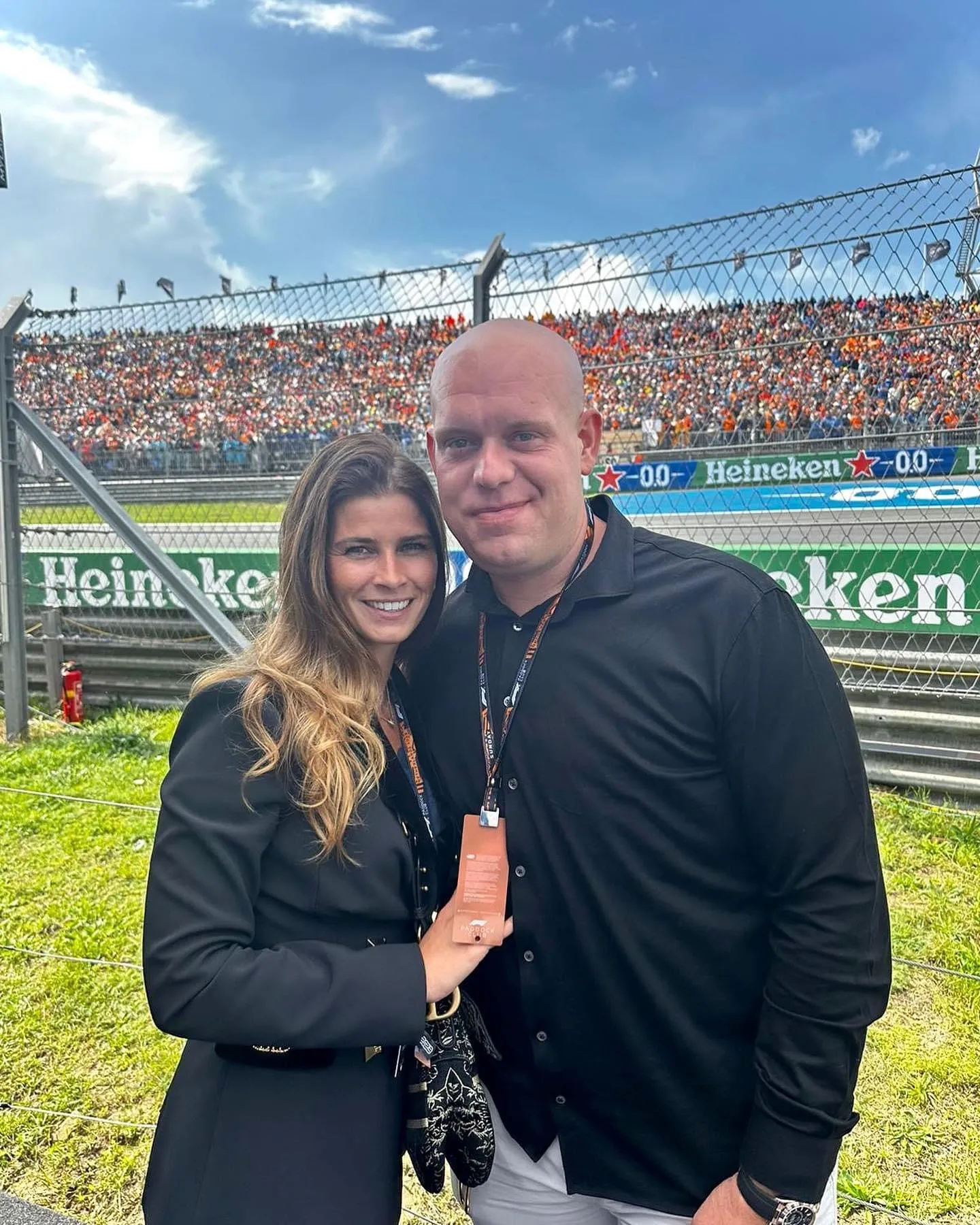 Ook Michael van Gerwen aanwezig bij historische zege Max Verstappen