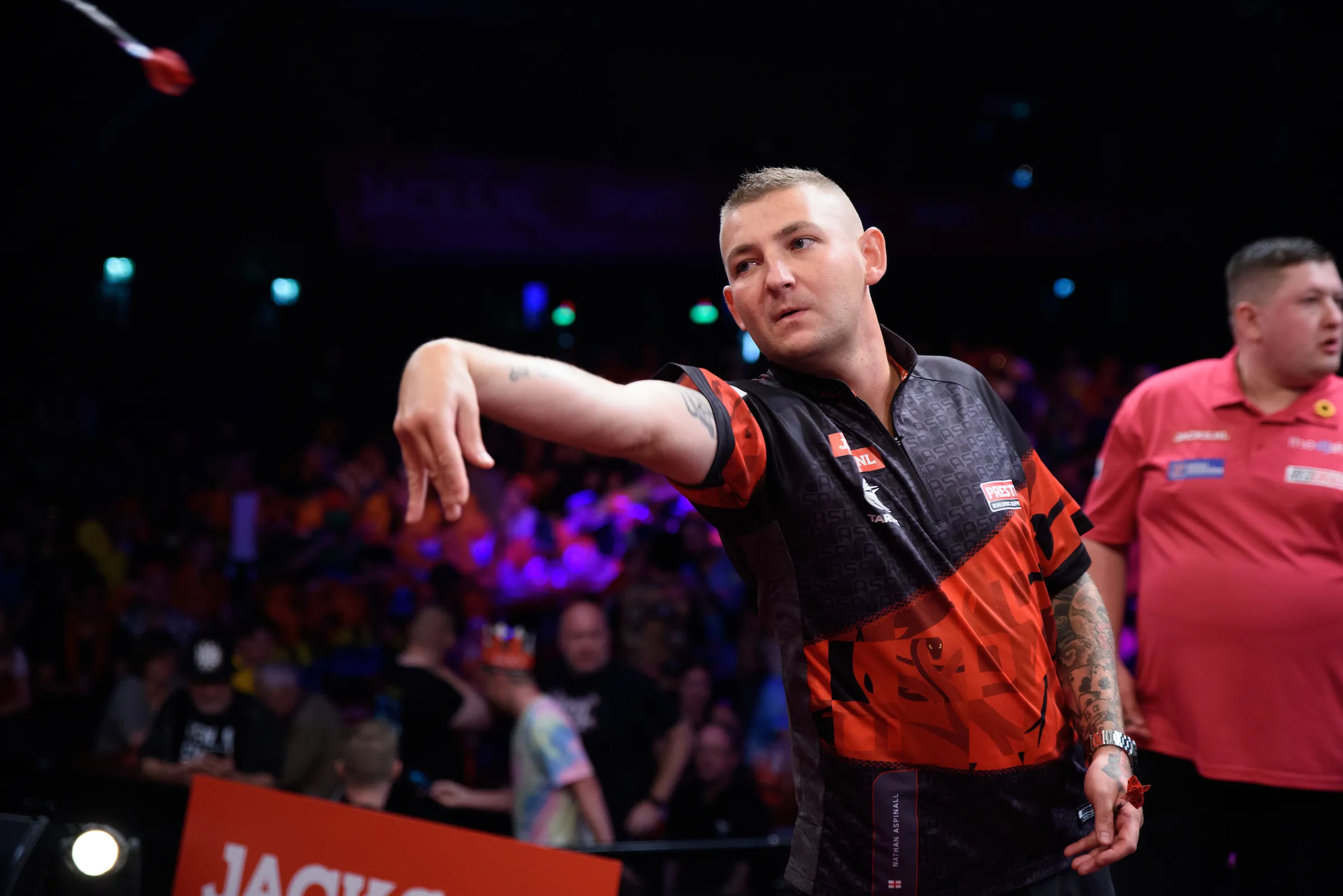 Nathan Aspinall prijst Michael van Gerwen als de grootste speler van zijn tijd