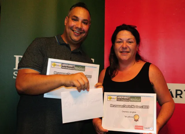 Jermaine Wattimena en Anneke Houben winnen Brunssum Darts Masters 2023