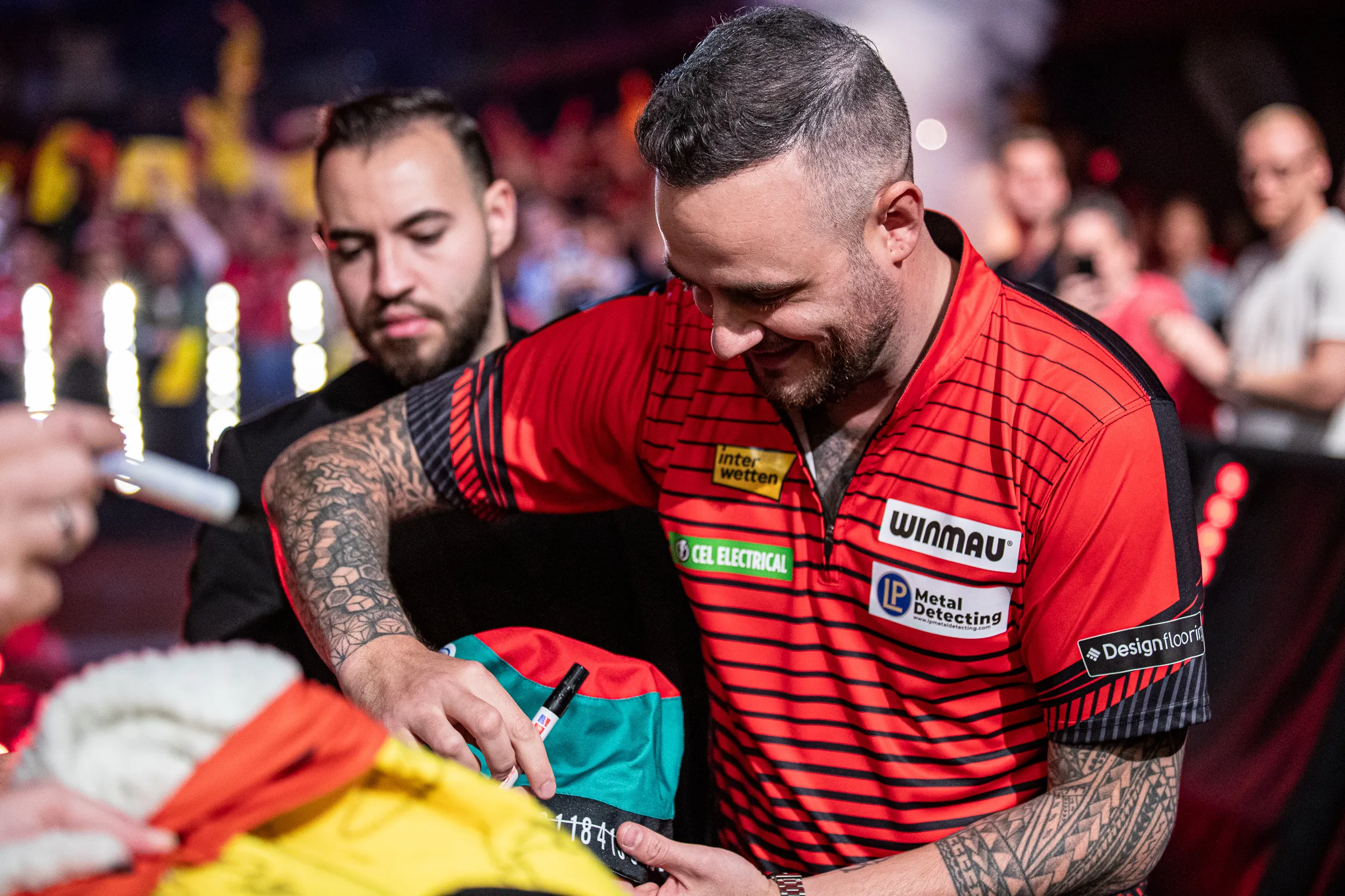 Joe Cullen door naar de laatste 16 van het German Darts Championship, nu Chisnall v Clemens