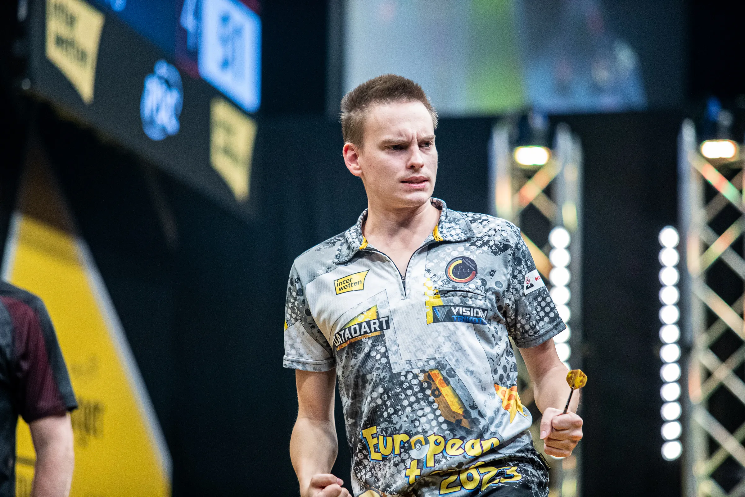 Pikachu verslaat Van Gerwen en wint zijn eerste PDC titel het Interwetten German Darts Championship