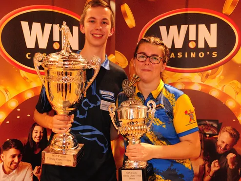 Jamai van den Herik en Lincy Gloudemans winnaars WIN Casino Tilburg Darts Trophy 2023